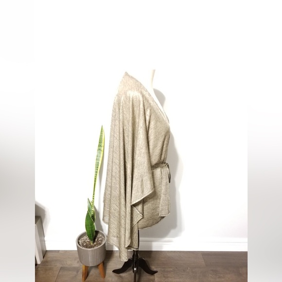 Free People Gold Age of Aquarius Kimono Top - Picture 6 of 16